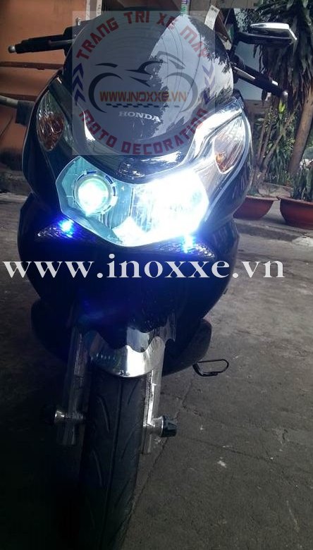 Độ đèn gương cầu PCX